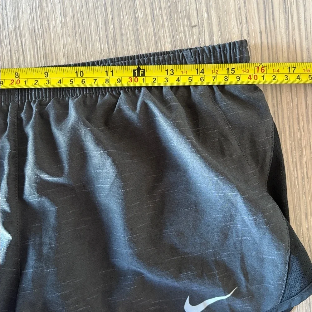 Nike Dri-Fit Women’s Running Shorts Size M - Grey/Black NWT